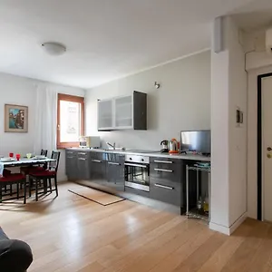 Lance With Lift, 2 Minutes Walk From The Train Station , Venedig Italien